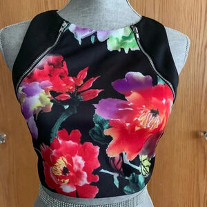 Tobi Floral Crop Top w/Zipper Detail